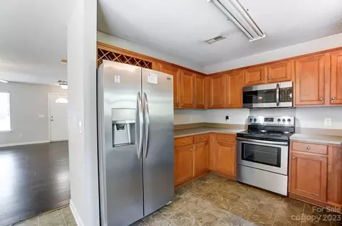 503 River View Dr, Lowell, NC 28098 photo 9