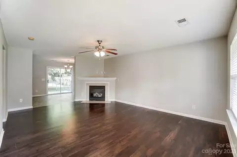 503 River View Dr, Lowell, NC 28098 photo 4