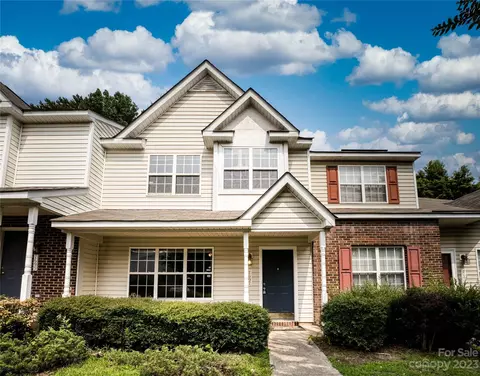 7697 Petrea Ln, Charlotte, NC 28227