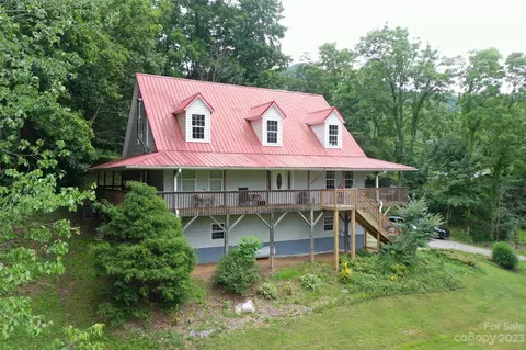 3644 Ratcliff Cove Rd, Waynesville, NC 28786
