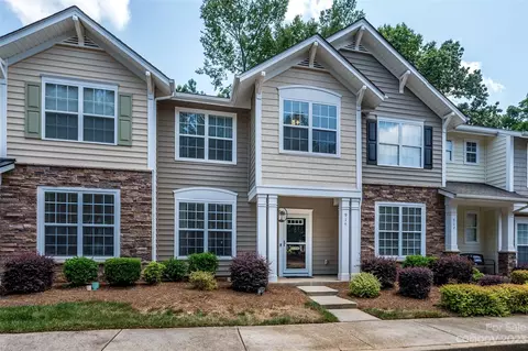 914 Coffee Tree Ln, Rock Hill, SC 29732