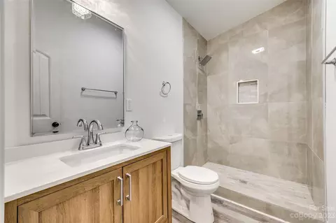 302 Cedar St, Lancaster, SC 29720 photo 6