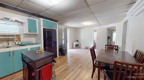 126 Winfield St, Canton, NC 28716 photo 4