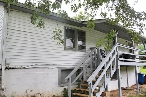 126 Winfield St, Canton, NC 28716