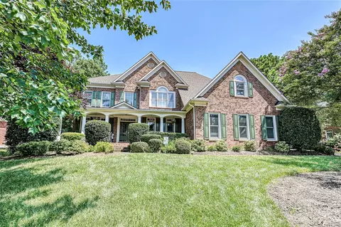 8308 Woodmont Dr, Waxhaw, NC 28173
