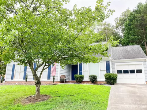 209 Edgewater Nw Dr, Concord, NC 28027
