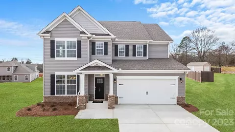 245 Fox Cove Rd, Hendersonville, NC 28792