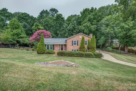 804 Brookside Dr, Gastonia, NC 28056