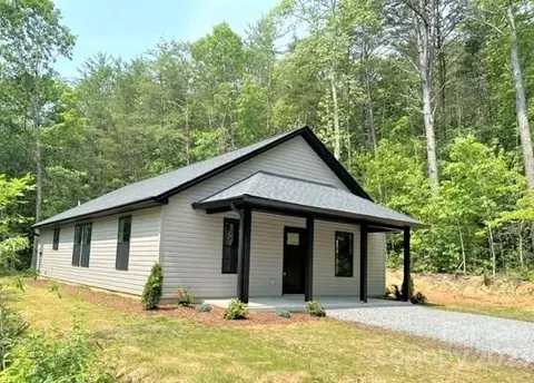 8 Broadstone Ln, Black Mountain, NC 28711