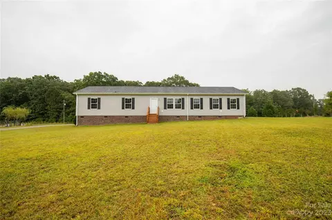 3052 Zeb Deese Rd, Lancaster, SC 29720