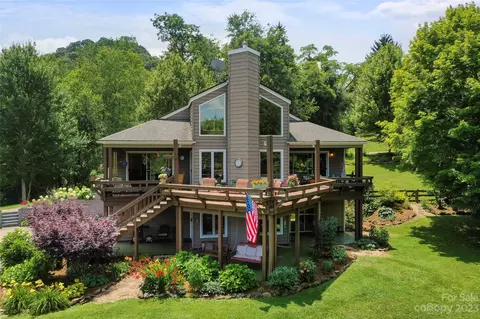 143 Strickland Dr, Waynesville, NC 28785