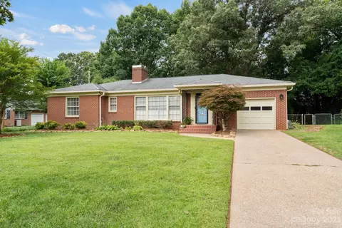 110 Edgewood Ave, Morganton, NC 28655