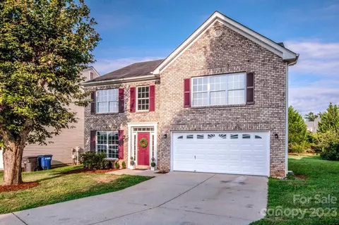605 Castlefin Ct, Statesville, NC 28625