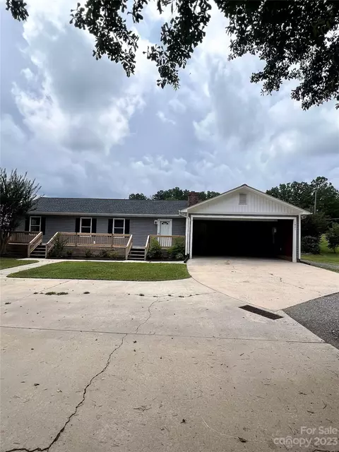 1821 Springdale Rd, Lancaster, SC 29720 photo 2