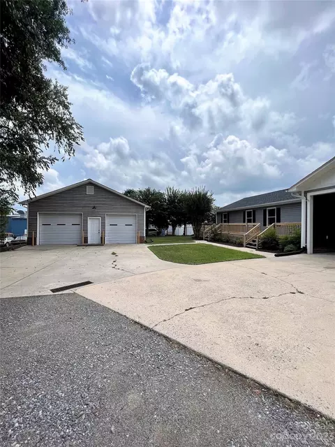 1821 Springdale Rd, Lancaster, SC 29720 photo 3