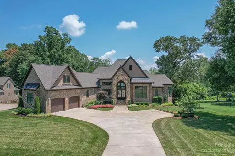 344 Stone Cliff Ln, Lake Wylie, SC 29710