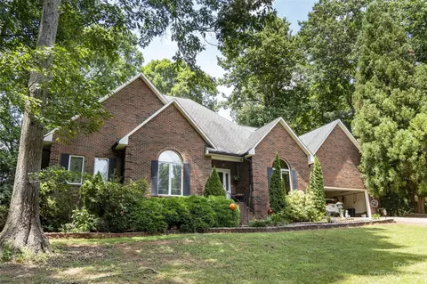 2944 Dogwood St, Newton, NC 28658