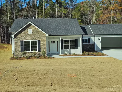1989 Hollybrook Ln, Lancaster, SC 29720