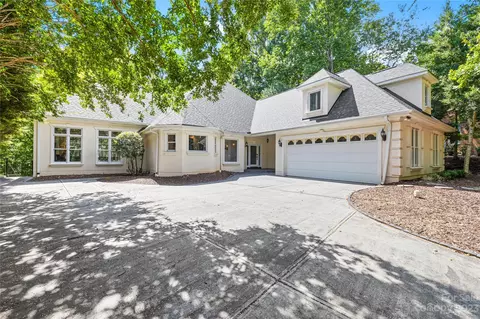 3035 Dodsworth Dr, Cramerton, NC 28032