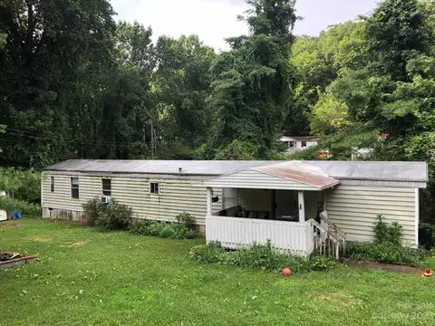 28 Massey Rd, Hendersonville, NC 28792