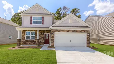 102 Marathon Ln, Candler, NC 28715