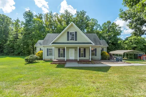 72 Chelsea Nix Ln, Hendersonville, NC 28792