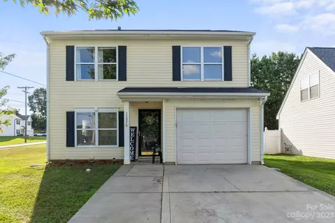 1157 Crowders Woods Dr, Gastonia, NC 28052