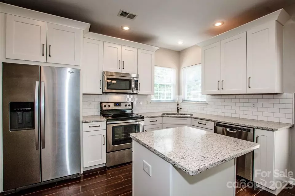  4317 Beauvista Dr, Charlotte, NC 28269 photo 6