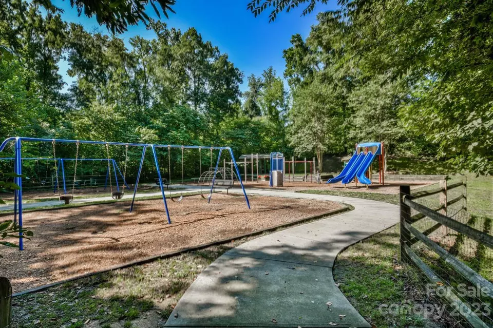  4317 Beauvista Dr, Charlotte, NC 28269 photo 29
