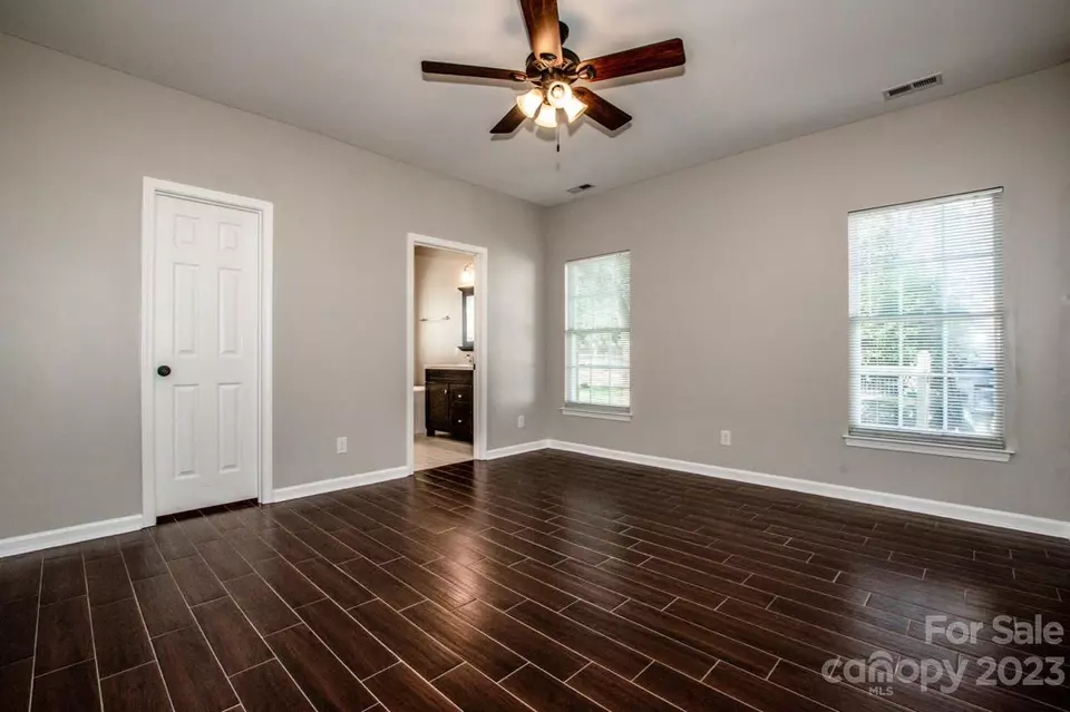  4317 Beauvista Dr, Charlotte, NC 28269 photo 15