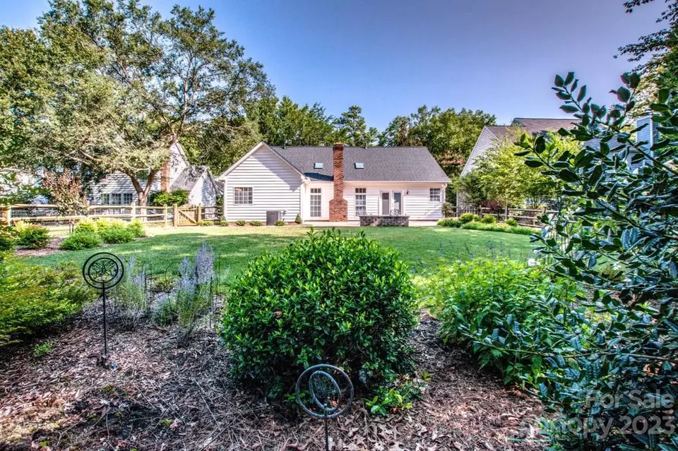  4317 Beauvista Dr, Charlotte, NC 28269 photo 23
