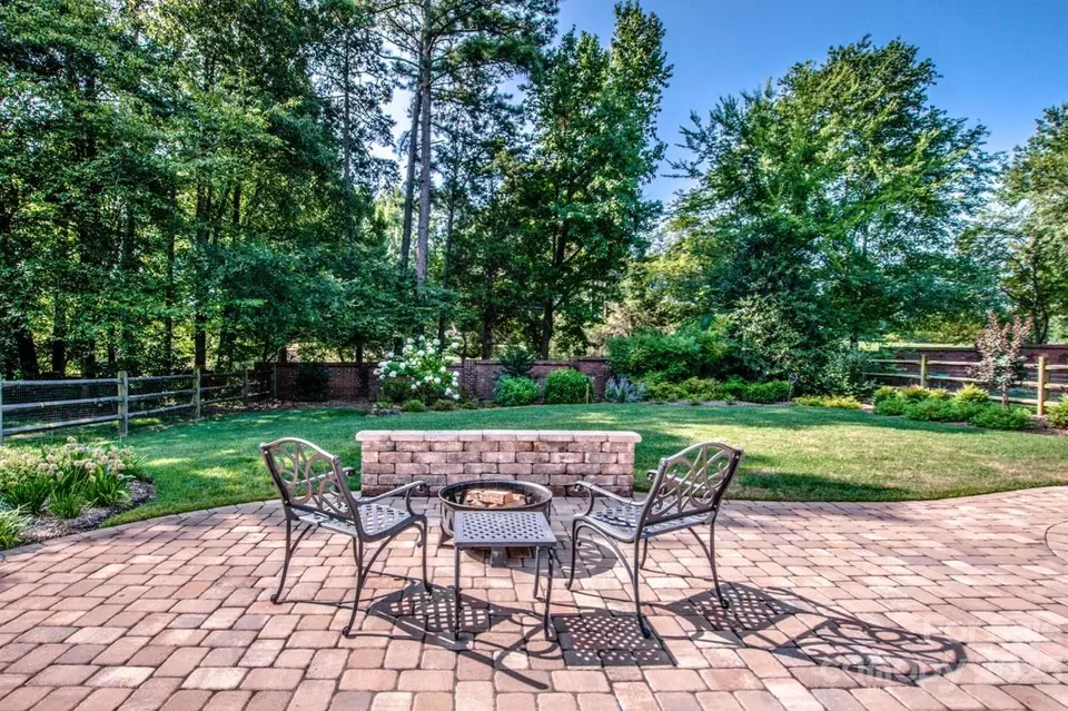  4317 Beauvista Dr, Charlotte, NC 28269 photo 26