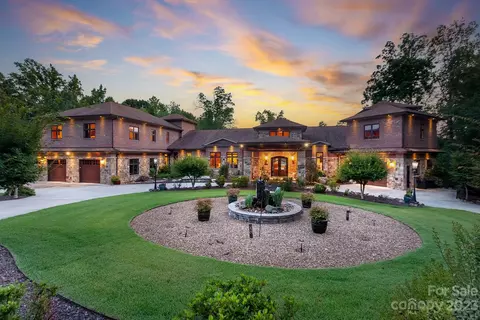 5239 Mallard Point Dr, Lake Wylie, SC 29710
