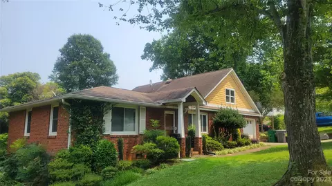 2359 Orton St, Charlotte, NC 28208
