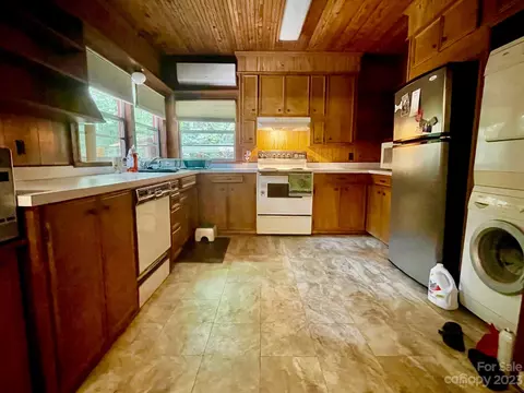 761 Reasonover Rd, Cedar Mountain, NC 28718 photo 9