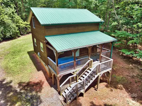 225 Lucky Horse Ln, Lake Lure, NC 28746