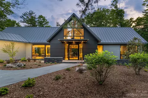 8 Burnham Way, Asheville, NC 28803