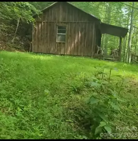 5 Little Fork Trl, Bakersville, NC 28705