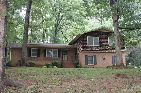 311 Hollingswood Dr, Statesville, NC 28625