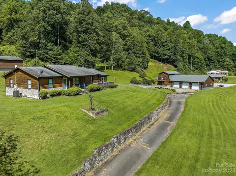 3861 Blowing Rock Blvd, Lenoir, NC 28645