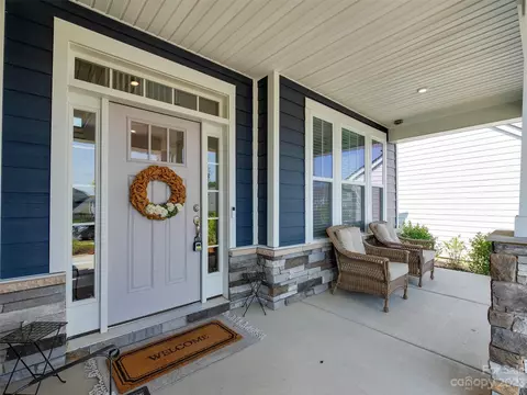 577 Red Wolf Ln, Clover, SC 29710
