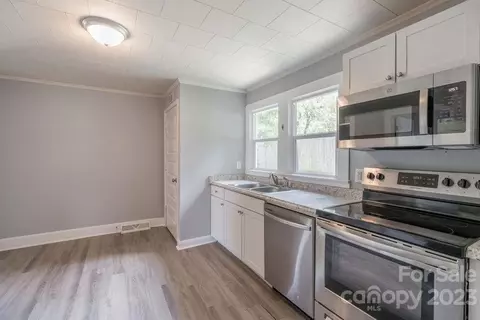 1201 E 11th St, Kannapolis, NC 28083 photo 4