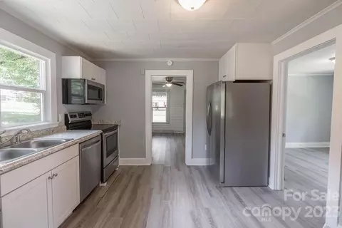 1201 E 11th St, Kannapolis, NC 28083 photo 8