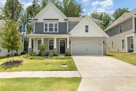 1052 Thoroughbred Dr, Iron Station, NC 28080