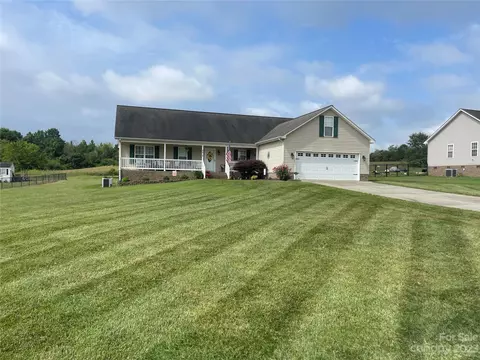4414 Frank Dellinger Ln, Maiden, NC 28650