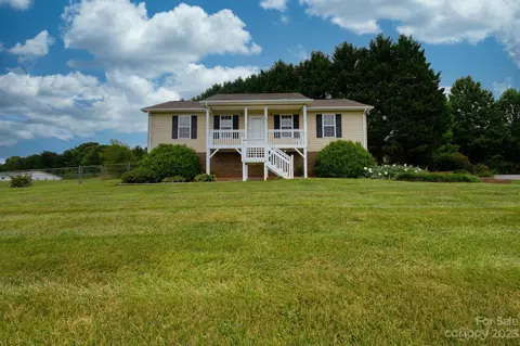 100 Jordan Ln, Granite Falls, NC 28630