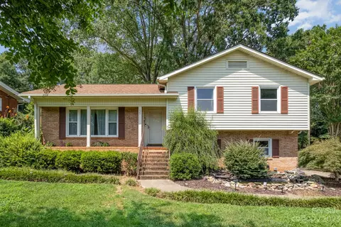 1827 Edgewater Dr, Charlotte, NC 28210