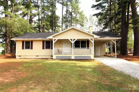1434 Ole Cambridge Cir, Clover, SC 29710