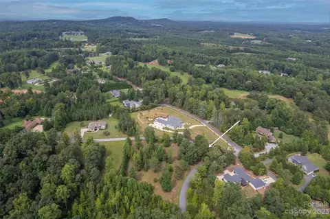 Red Fox Circle, Tryon, NC 28782 photo 2