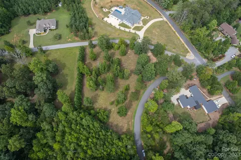 Red Fox Circle, Tryon, NC 28782 photo 4